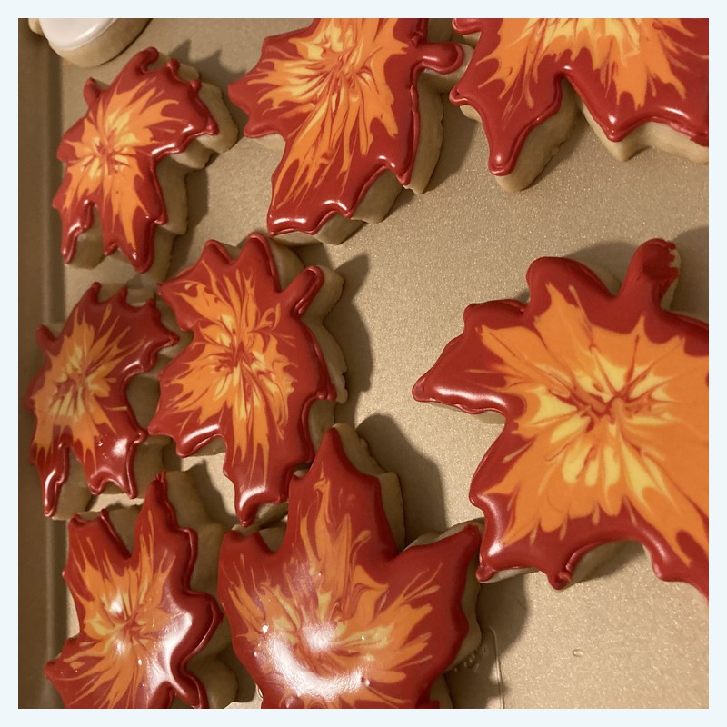 Large complex cookies — marbled maple leaves